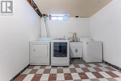 146 Cabinet Crescent, Vaughan, ON - Indoor Photo Showing Laundry Room
