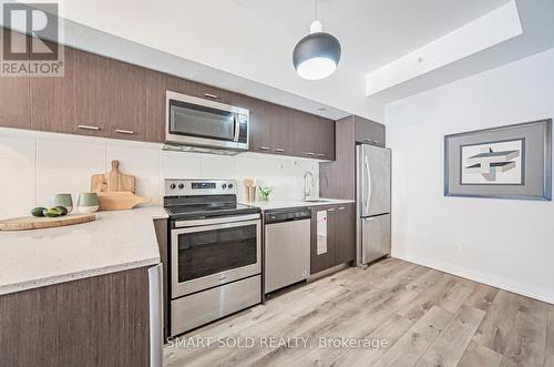 132 - 20 Echo Point, Toronto, ON - Indoor Photo Showing Kitchen