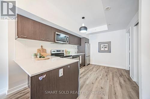 132 - 20 Echo Point, Toronto, ON - Indoor Photo Showing Kitchen