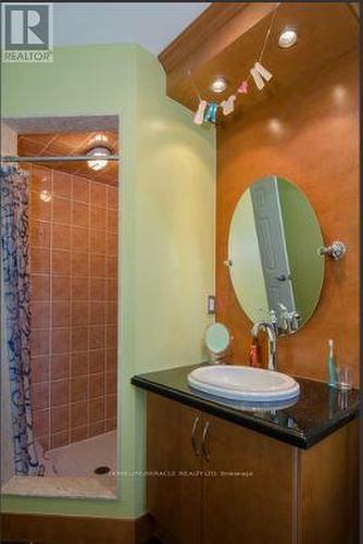 30 Masters Green Crescent, Brampton, ON - Indoor Photo Showing Bathroom