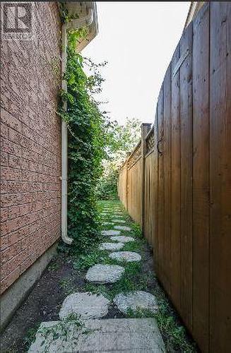 30 Masters Green Crescent, Brampton, ON - Outdoor