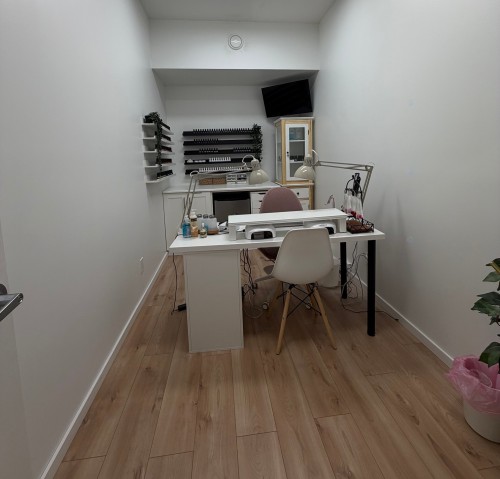 Bureau - 102-173 Av. Cartier, Pointe-Claire, QC - Indoor Photo Showing Other Room