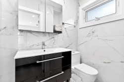 Salle de bains attenante à la CCP - 