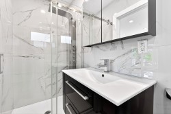 Salle de bains attenante à la CCP - 