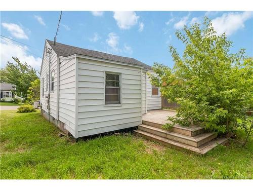 17 Copp St, Dieppe, NB 