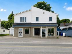 182 Portage ST Grand Falls, NB E3Z 2Y9
