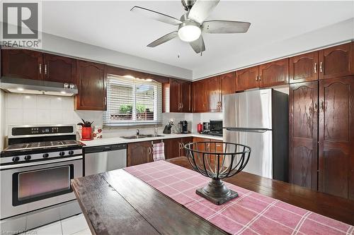 31 Fano Drive, Hamilton, ON - Indoor Photo Showing Kitchen