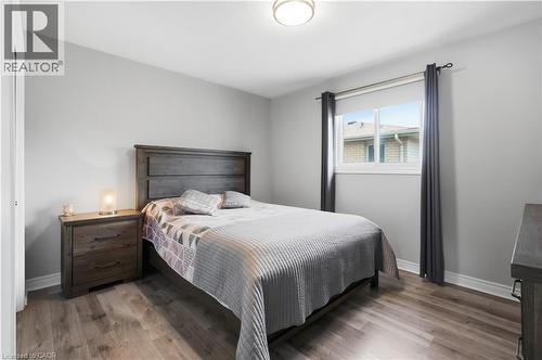31 Fano Drive, Hamilton, ON - Indoor Photo Showing Bedroom