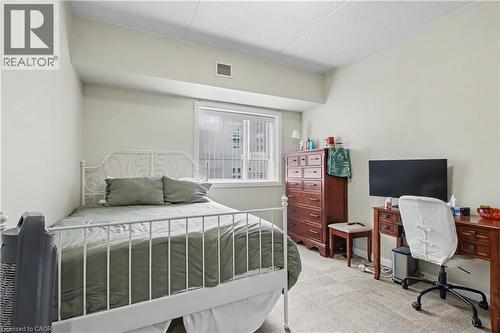 96 University Avenue W, Waterloo, ON - Indoor Photo Showing Bedroom