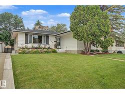7712 159 ST NW  Edmonton, AB T5R 2C8