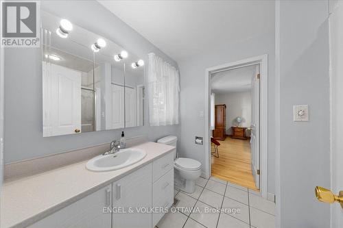 3805 Big Rideau Lake Road, Rideau Lakes, ON - Indoor Photo Showing Bathroom