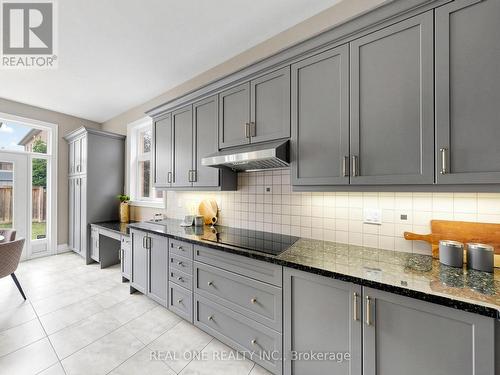 111 Headwind Boulevard, Vaughan, ON - Indoor Photo Showing Kitchen