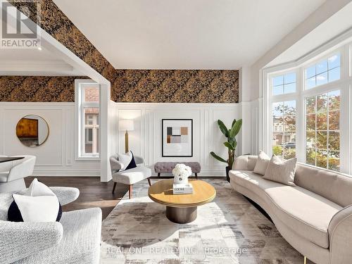 111 Headwind Boulevard, Vaughan, ON - Indoor Photo Showing Living Room