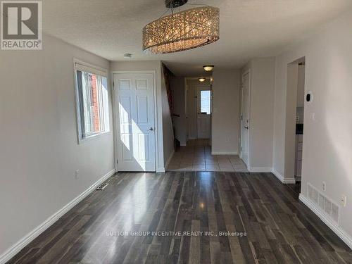28 WEYMOUTH ROAD , Barrie, Ontario L4M 6R9 4