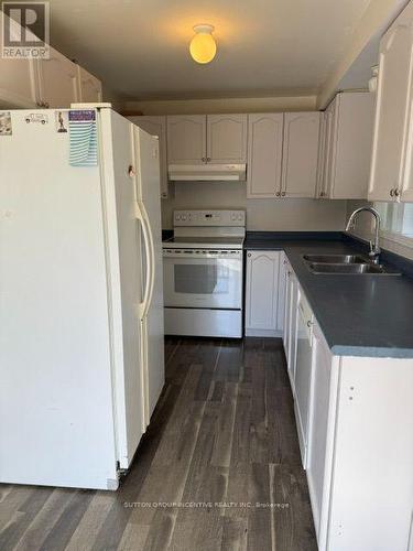 28 WEYMOUTH ROAD , Barrie, Ontario L4M 6R9 5