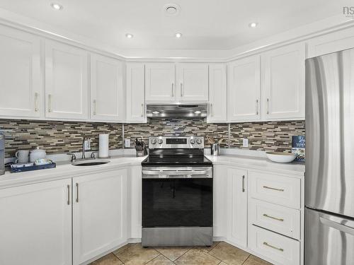 4 Emerald Drive, Three Fathom Harbour, NS - Indoor Photo Showing Kitchen With Upgraded Kitchen