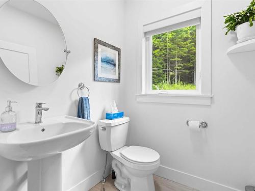 4040 Highway 2, Fletchers Lake, NS - Indoor Photo Showing Bathroom