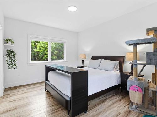 4040 Highway 2, Fletchers Lake, NS - Indoor Photo Showing Bedroom