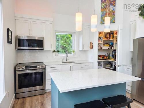 4040 Highway 2, Fletchers Lake, NS - Indoor Photo Showing Kitchen With Upgraded Kitchen