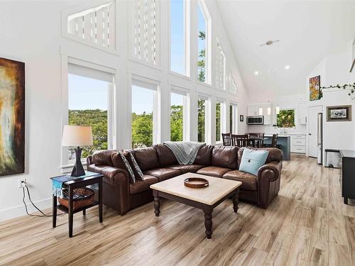 4040 Highway 2, Fletchers Lake, NS - Indoor Photo Showing Living Room