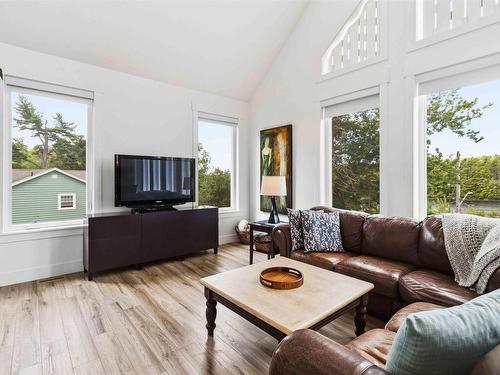 4040 Highway 2, Fletchers Lake, NS - Indoor Photo Showing Living Room