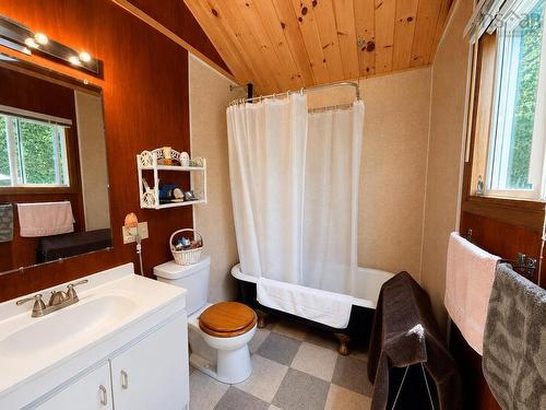 36 Brownell Lane, Amherst Shore, NS - Indoor Photo Showing Bathroom