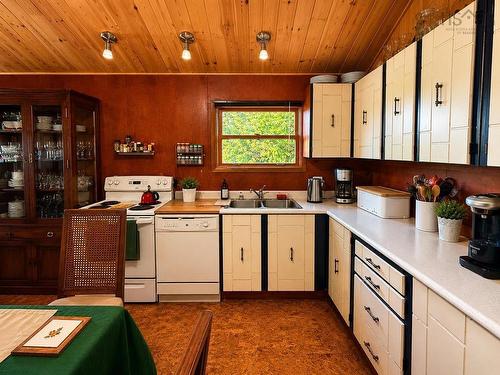 36 Brownell Lane, Amherst Shore, NS - Indoor Photo Showing Kitchen With Double Sink