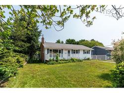 17 Topsail Boulevard  Woodlawn Heights, NS B2W 2G5