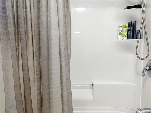 14 Huntingdon Drive, Cole Harbour, NS - Indoor Photo Showing Bathroom