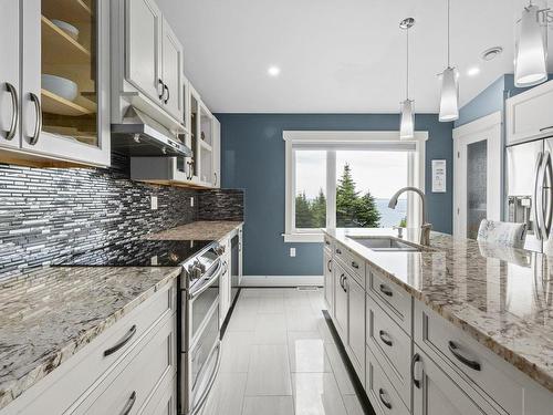 116 Whitecap Ridge, Black Point, NS - Indoor Photo Showing Kitchen With Double Sink With Upgraded Kitchen