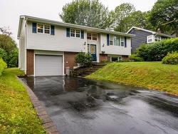 4 Meadowview Drive  Bedford, NS B4A 2C3