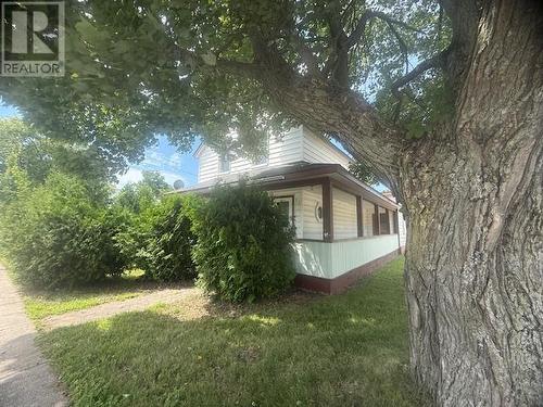 37 Hawkins St, Blind River, ON - Outdoor