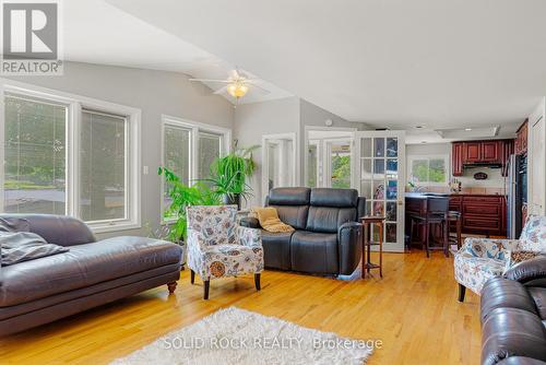 3539 R35 Route, Rideau Lakes, ON - Indoor Photo Showing Living Room