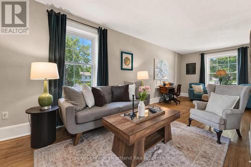 114 Elgin Avenue E, Goderich (Goderich (Town)), ON - Indoor Photo Showing Living Room