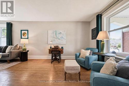 114 Elgin Avenue E, Goderich (Goderich (Town)), ON - Indoor Photo Showing Living Room
