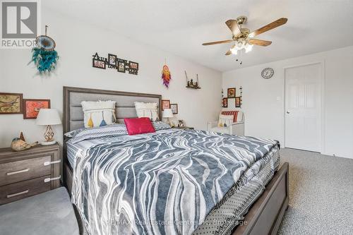 425 Exmoor Street, Waterloo, ON - Indoor Photo Showing Bedroom