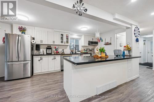 425 Exmoor Street, Waterloo, ON - Indoor Photo Showing Kitchen