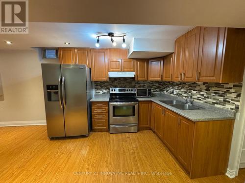 3674 Freeman Terrace, Mississauga, ON - Indoor Photo Showing Kitchen With Stainless Steel Kitchen With Double Sink