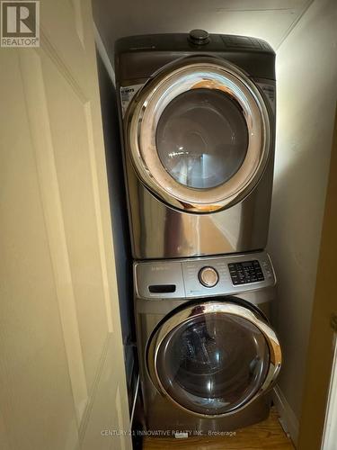 3674 Freeman Terrace, Mississauga, ON - Indoor Photo Showing Laundry Room