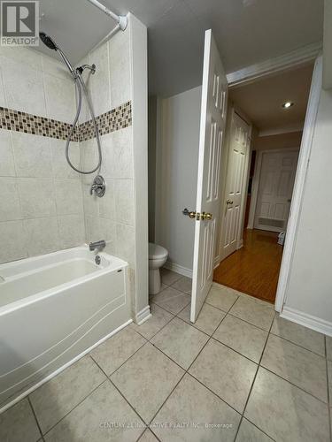 3674 Freeman Terrace, Mississauga, ON - Indoor Photo Showing Bathroom