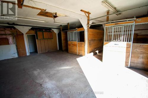 119 Knapp Street, Rideau Lakes, ON - Indoor Photo Showing Garage