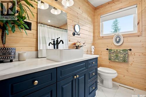 7343 8Th Avenue, Regina, SK - Indoor Photo Showing Bathroom