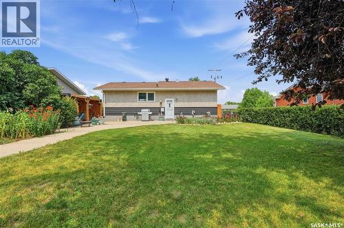 7343 8Th Avenue, Regina, SK - Outdoor