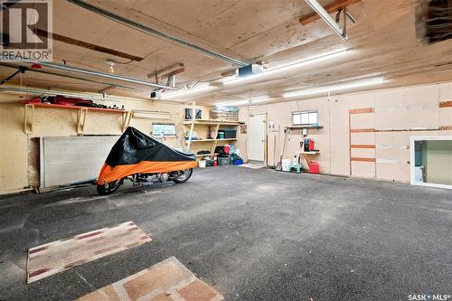 7343 8Th Avenue, Regina, SK - Indoor Photo Showing Garage