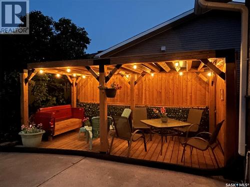 7343 8Th Avenue, Regina, SK - Outdoor