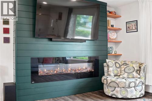7343 8Th Avenue, Regina, SK - Indoor With Fireplace