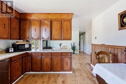 305 Moss Rd, Sault Ste. Marie, ON - Indoor Photo Showing Kitchen