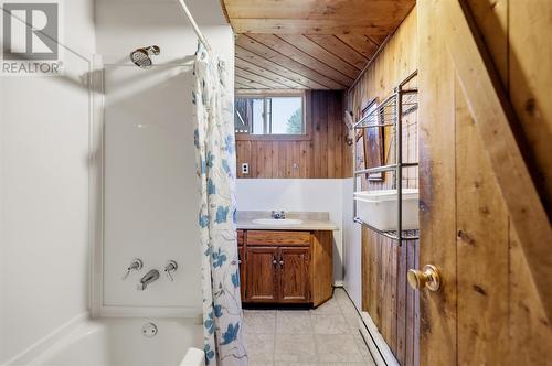 305 Moss Rd, Sault Ste. Marie, ON - Indoor Photo Showing Bathroom