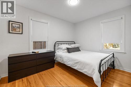 946 Belleperche, Windsor, ON - Indoor Photo Showing Bedroom