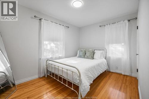 946 Belleperche, Windsor, ON - Indoor Photo Showing Bedroom